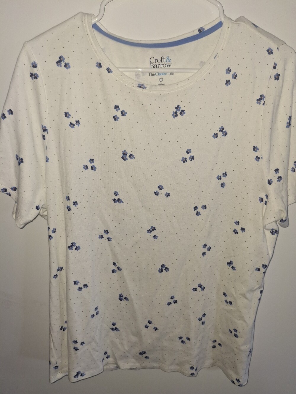 Croft & Barrow White Short-Sleeve Tee with Blue Floral Print